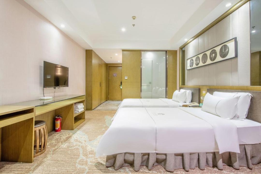 Lnsail Hotel Shenzhen Luohu Port Railway Station Esterno foto