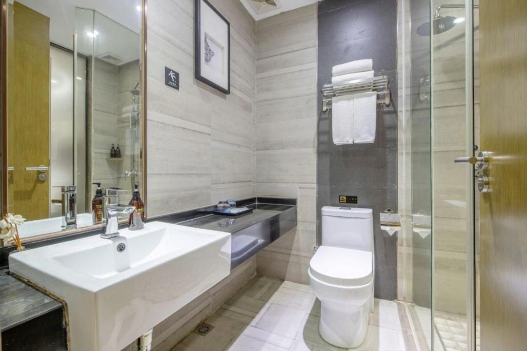 Lnsail Hotel Shenzhen Luohu Port Railway Station Esterno foto