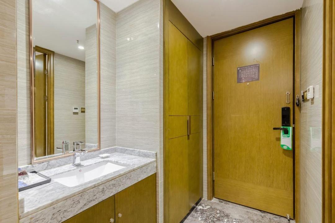Lnsail Hotel Shenzhen Luohu Port Railway Station Esterno foto
