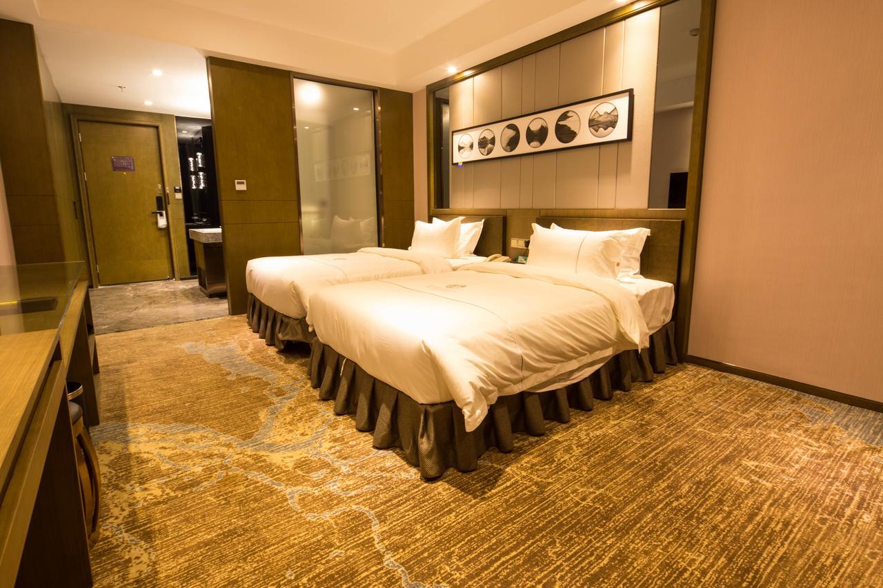 Lnsail Hotel Shenzhen Luohu Port Railway Station Esterno foto