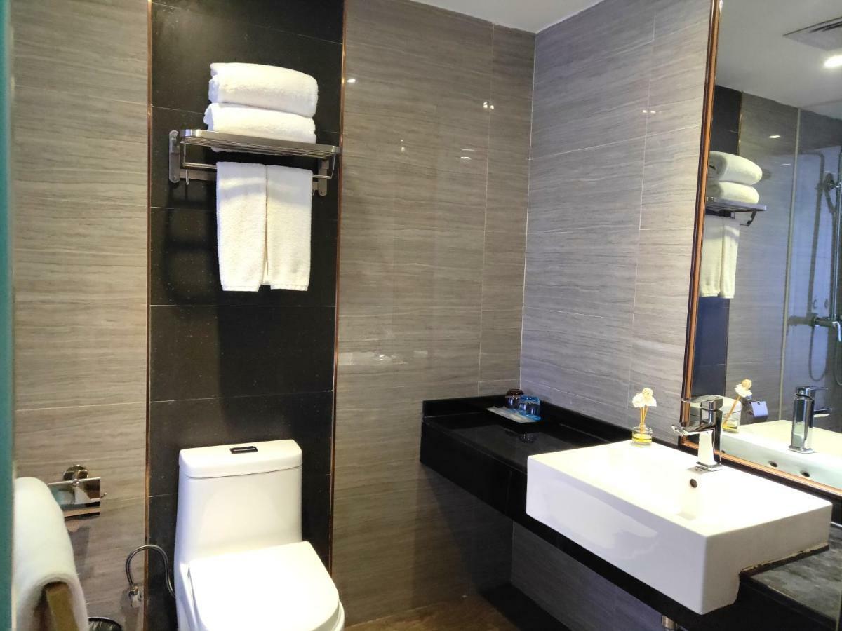 Lnsail Hotel Shenzhen Luohu Port Railway Station Esterno foto